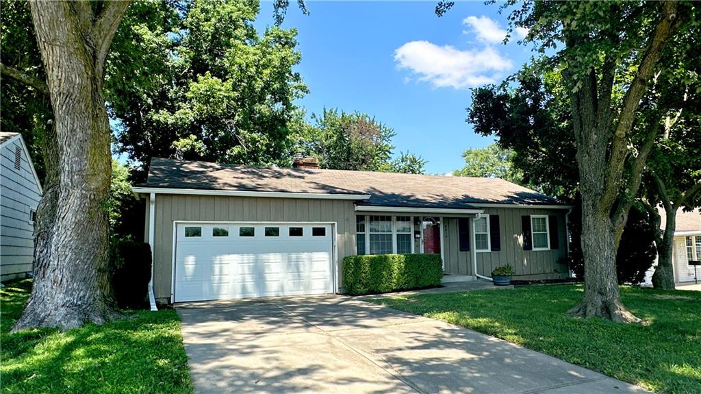 Photo 2 of 4010 W 63rd Street