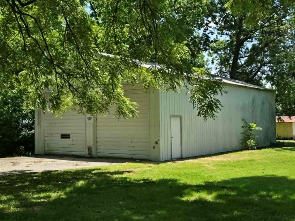 Photo 5 of 208 E Bodine Avenue
