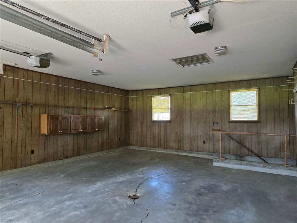 Photo 7 of 208 E Bodine Avenue