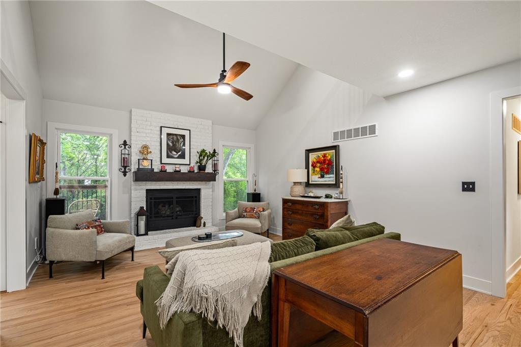 Photo 5 of 1144 NE Hunters Ridge