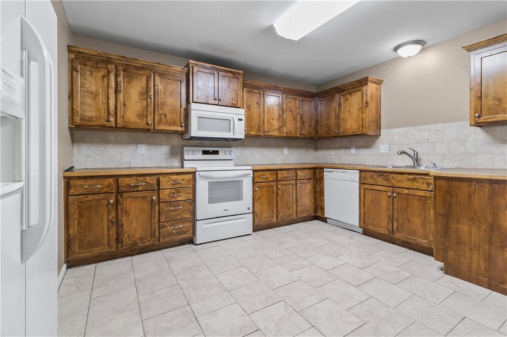 Photo 3 of 312 Grover Street