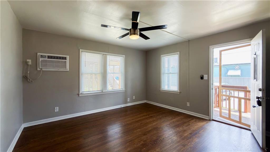 Photo 5 of 805 E 21st Avenue