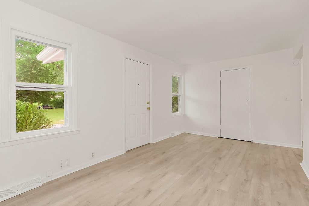 Photo 5 of 5509 Maple Street