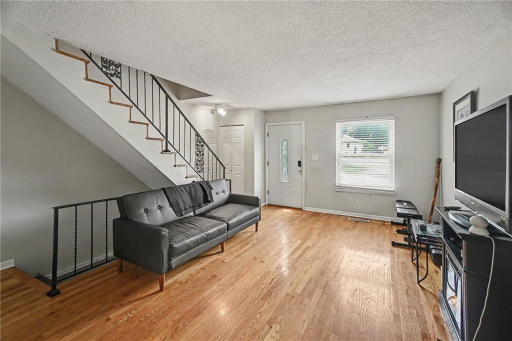 Photo 4 of 8815 Sycamore Avenue