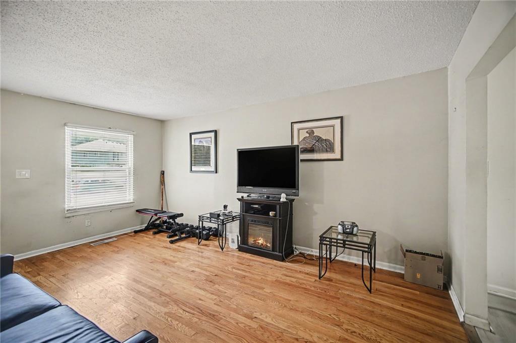 Photo 5 of 8815 Sycamore Avenue