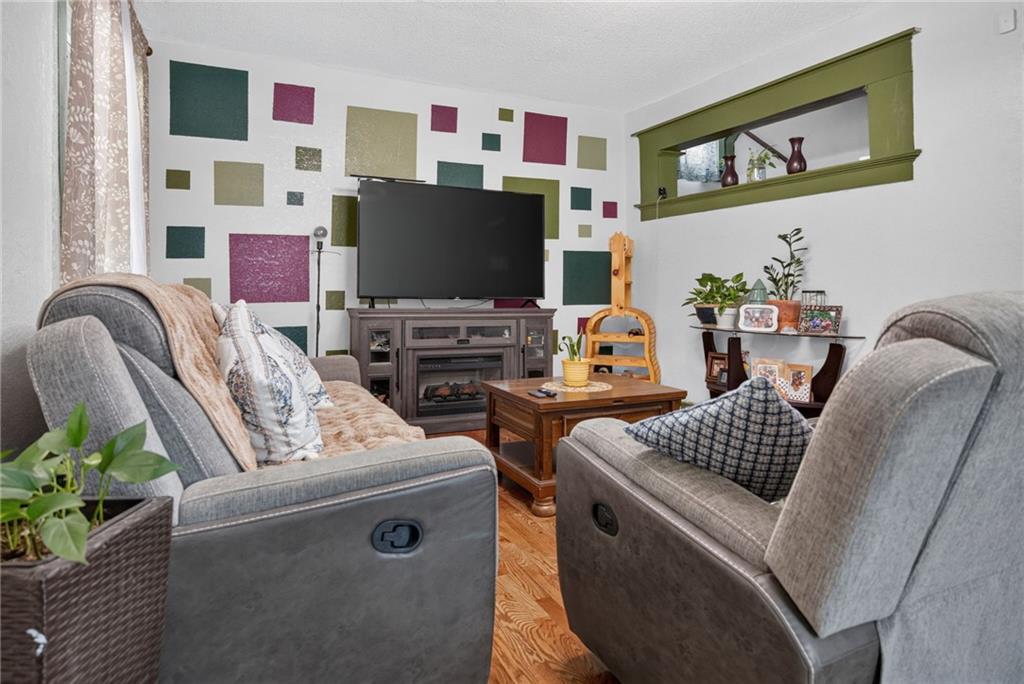 Photo 4 of 4140 PROSPECT Avenue