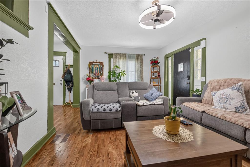 Photo 7 of 4140 PROSPECT Avenue