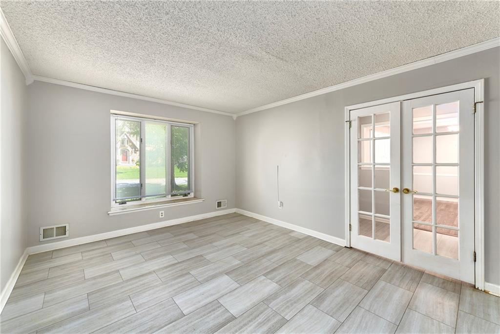 Photo 6 of 213 Juniper Street