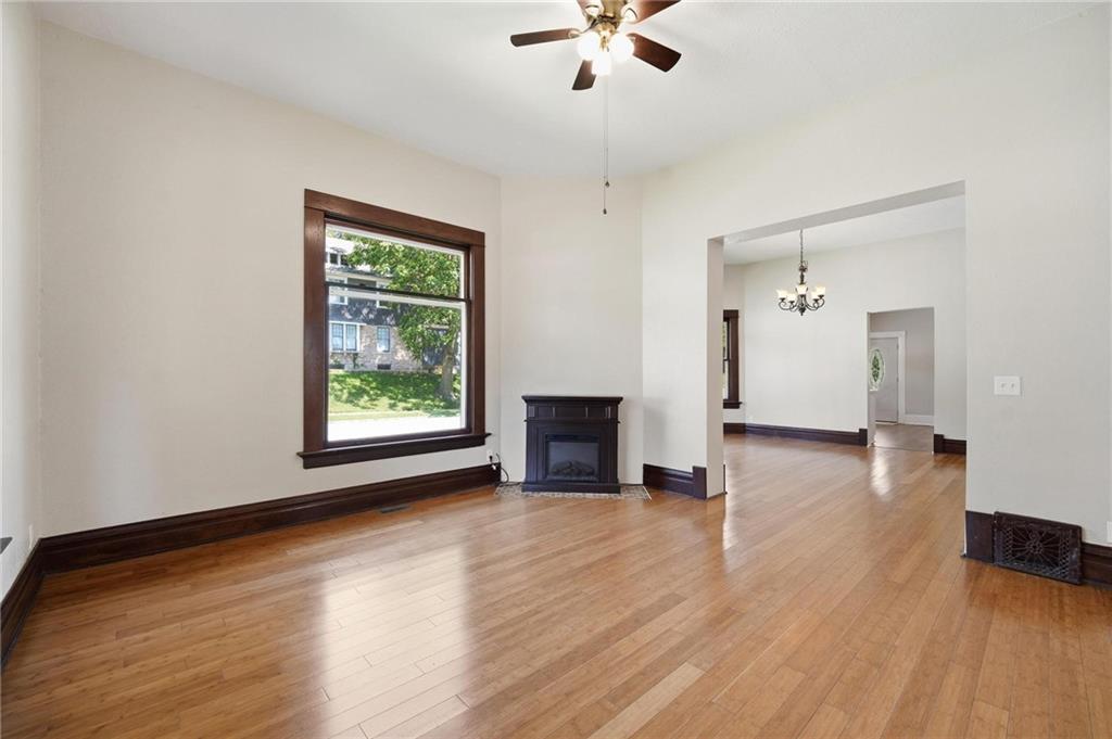 Photo 6 of 2420 Jules Street