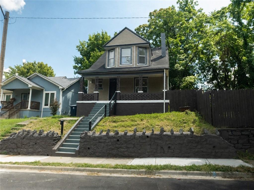 Photo 3 of 2011 MONTGALL Avenue