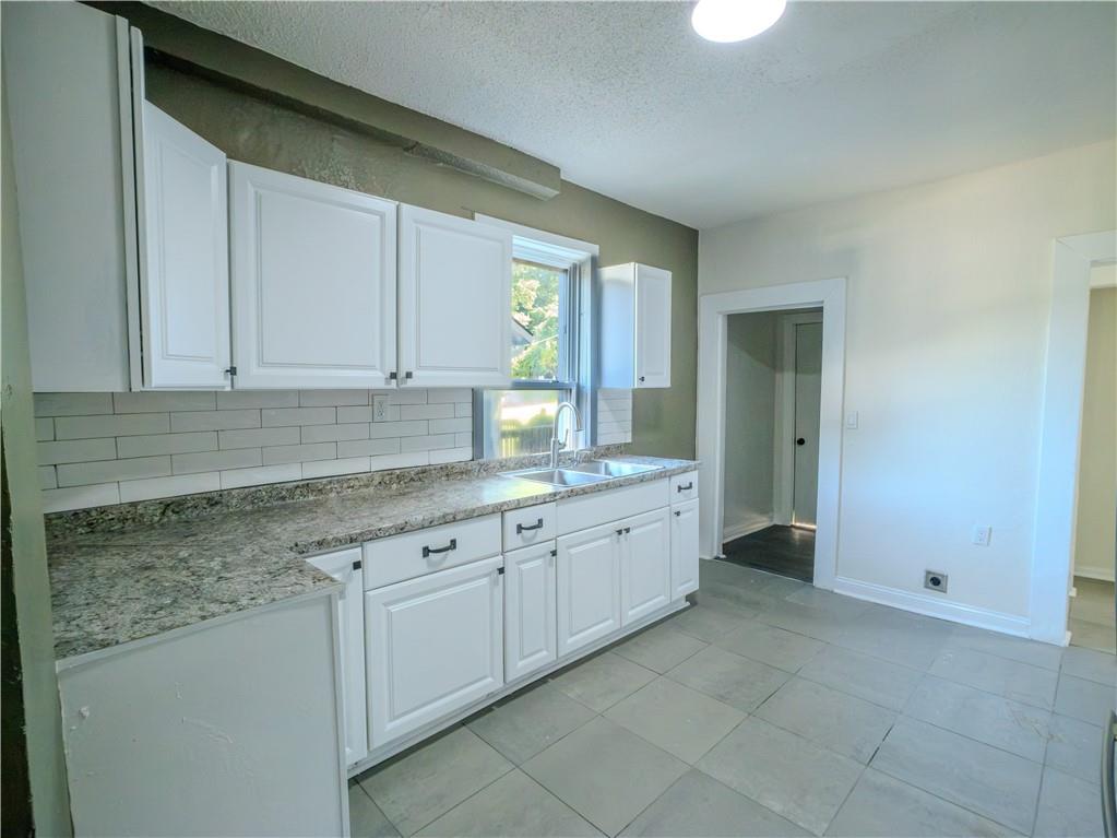 Photo 7 of 2011 MONTGALL Avenue
