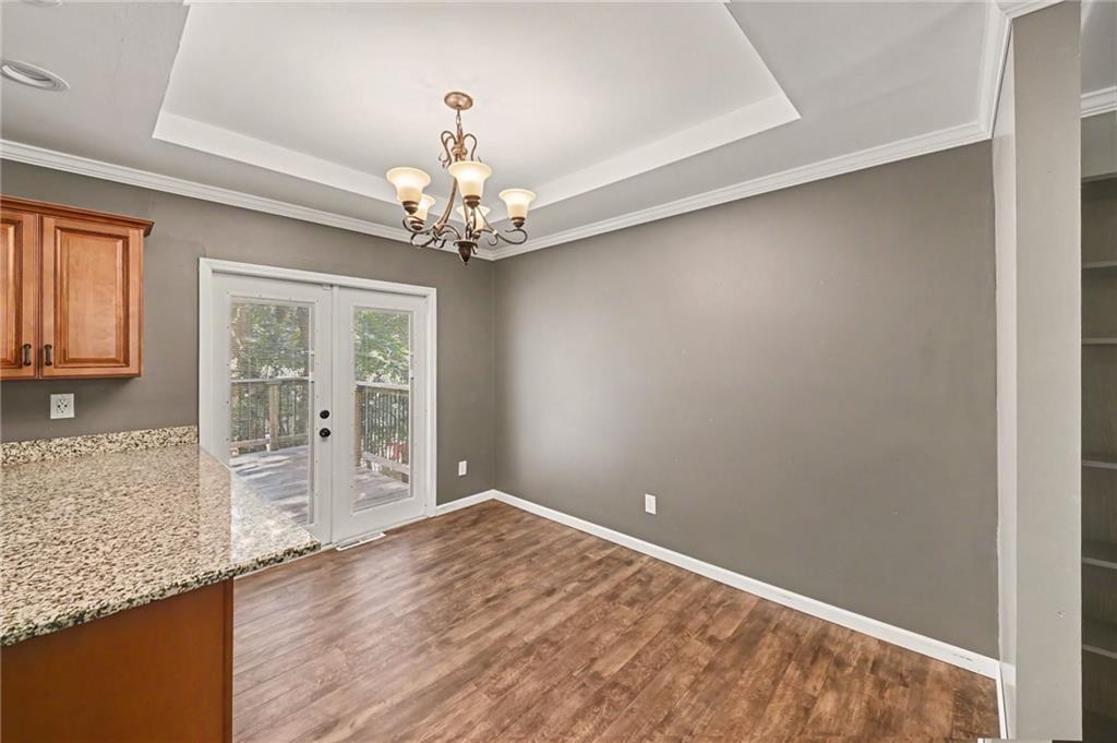 Photo 6 of 2521 S Whitney Avenue