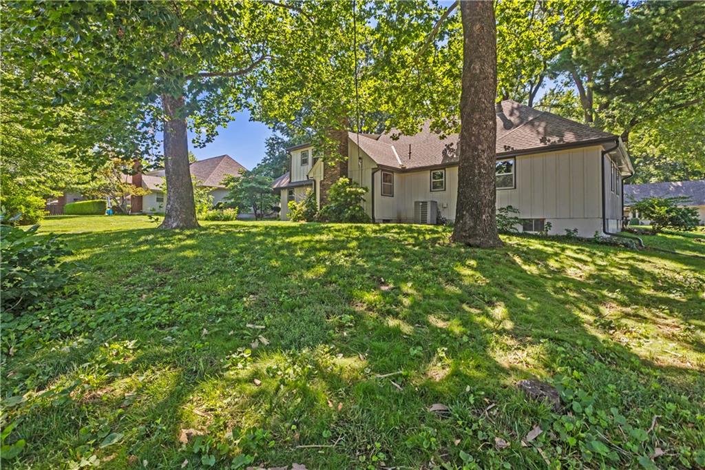 Photo 4 of 1208 NW Fairway Circle