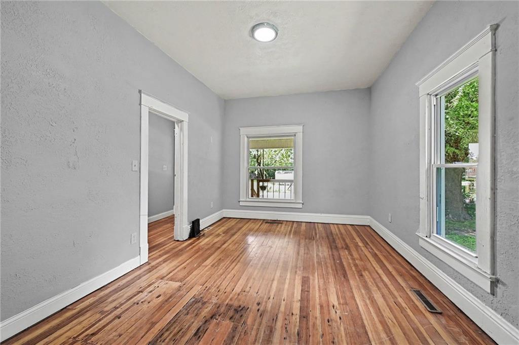 Photo 3 of 209 S Mulberry Street