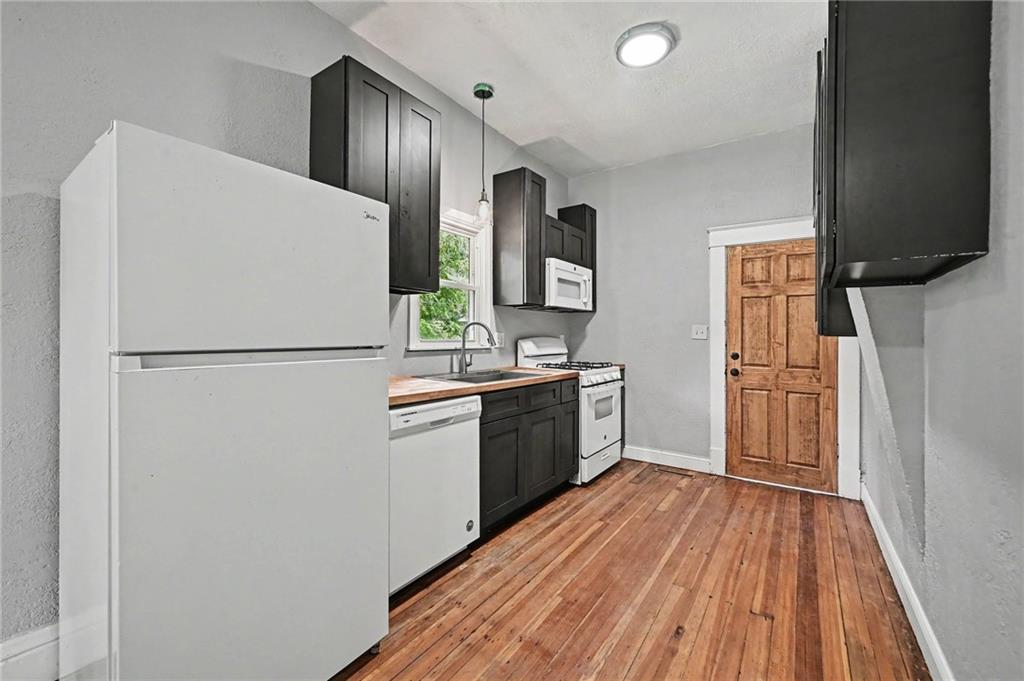 Photo 4 of 209 S Mulberry Street