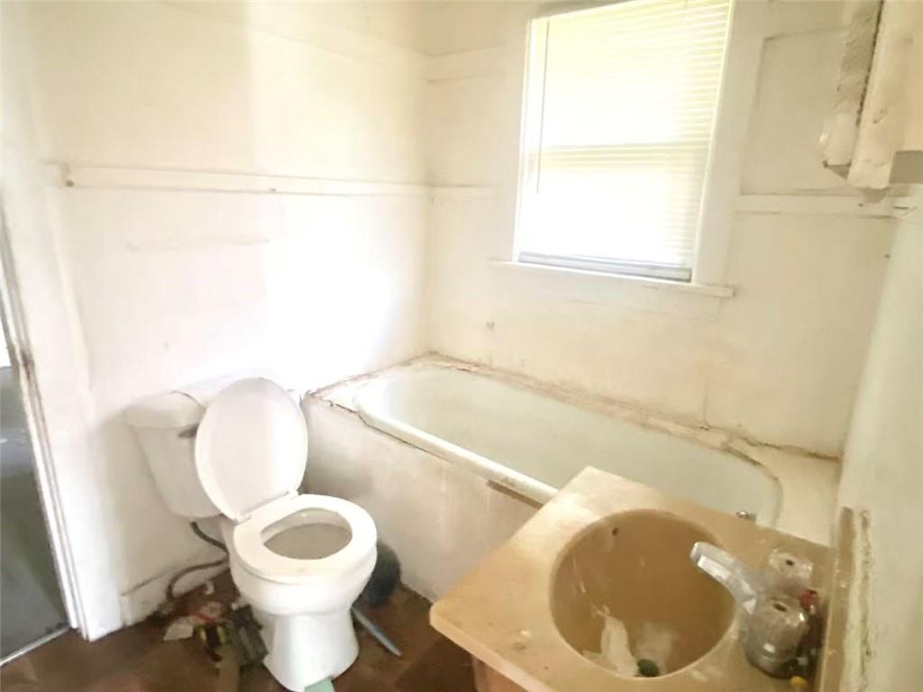 Photo 3 of 3015 E 60TH Street