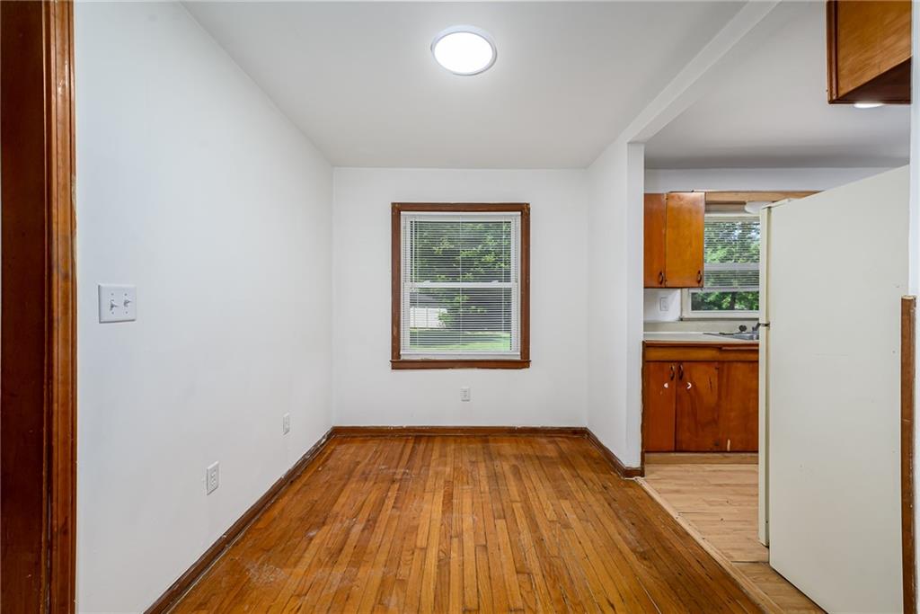 Photo 7 of 127 W 3rd Street