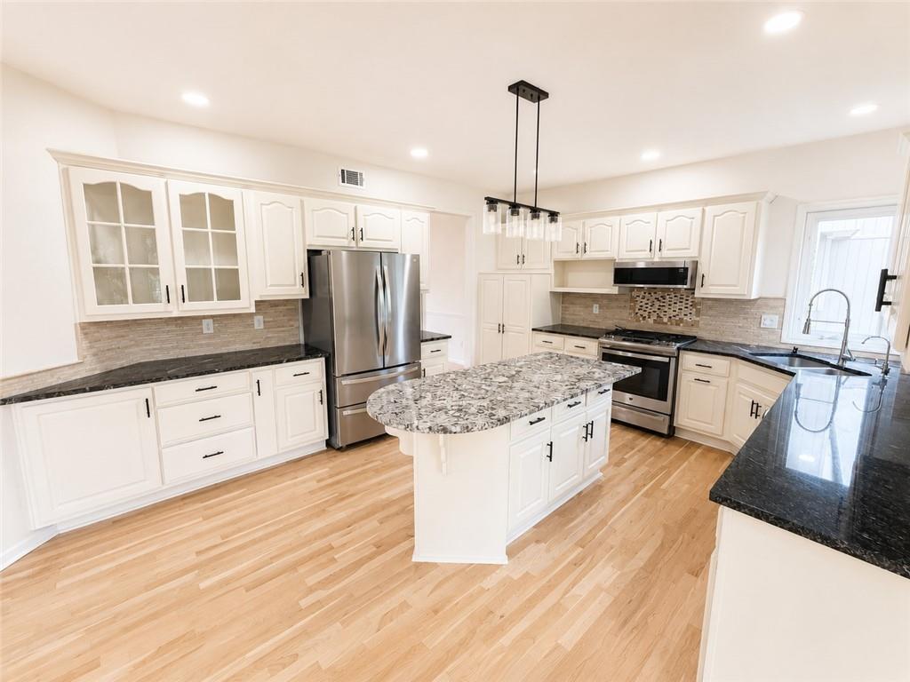 Photo 4 of 12258 Rene Street