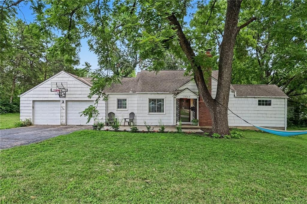 Photo 3 of 4945 N Lister Avenue