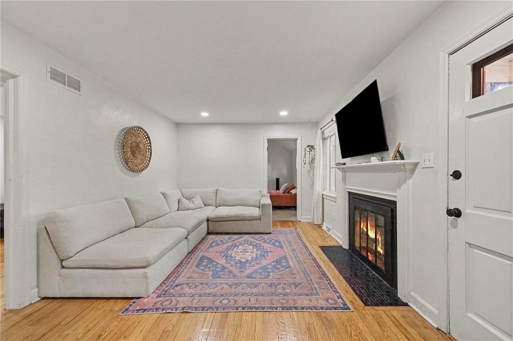 Photo 4 of 4945 N Lister Avenue