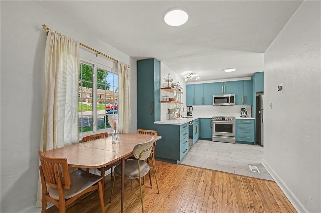Photo 7 of 4945 N Lister Avenue