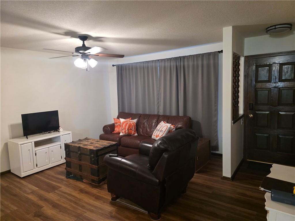 Photo 4 of 1121 W Elm Terrace