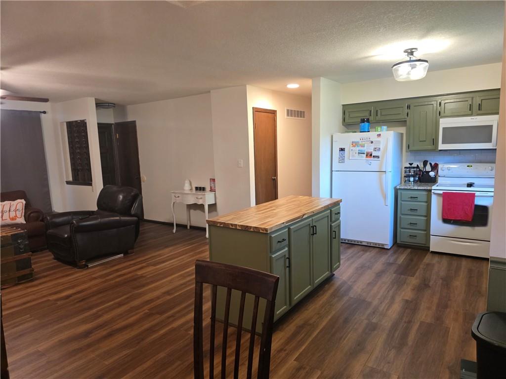 Photo 6 of 1121 W Elm Terrace