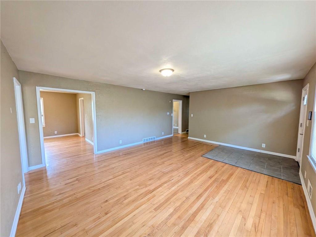 Photo 2 of 8905 E 29TH Street