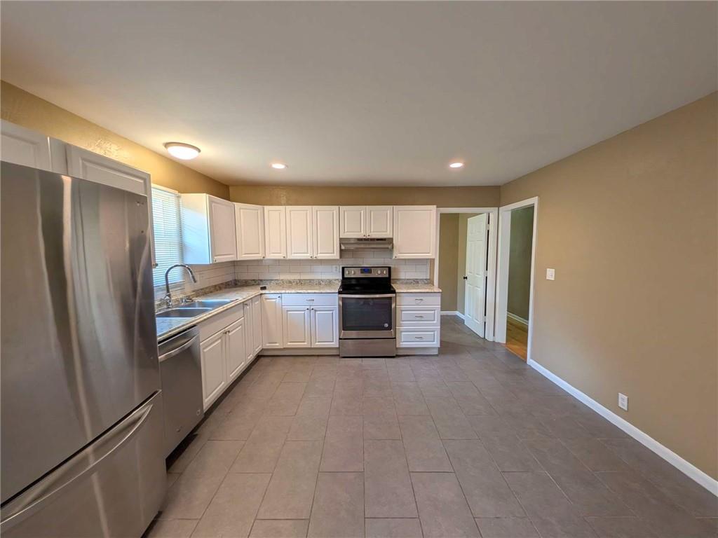 Photo 7 of 8905 E 29TH Street