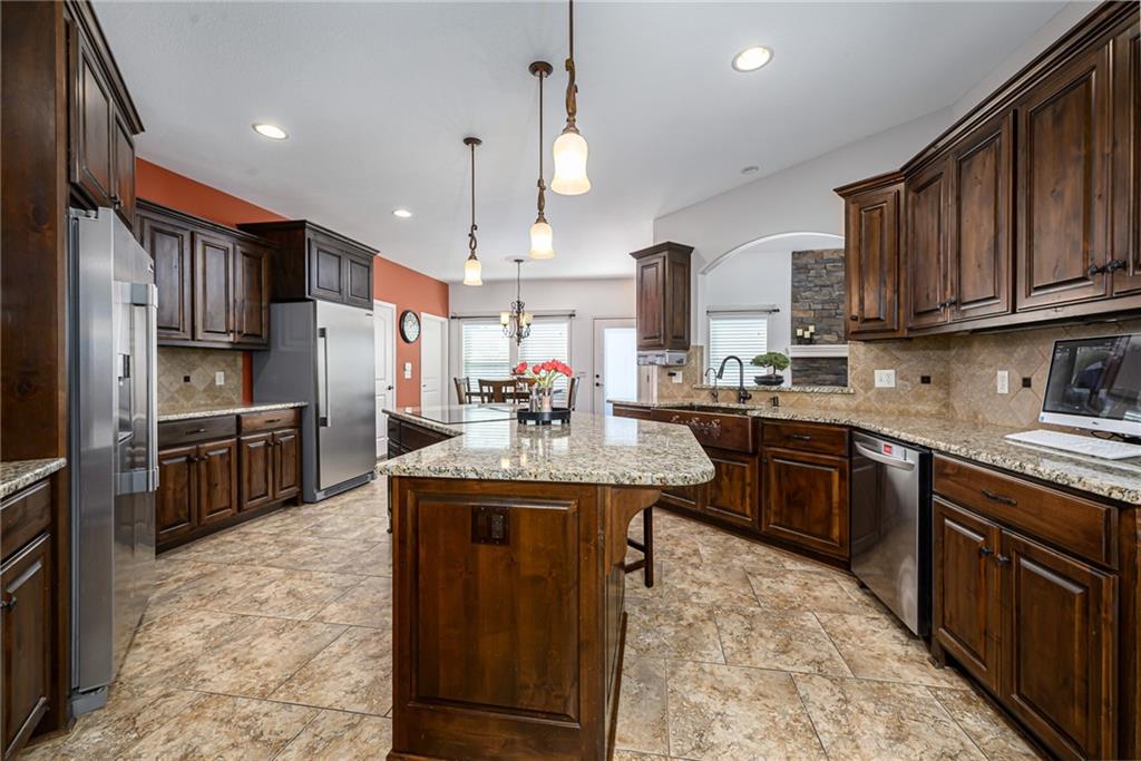 Photo 4 of 17935 185th Street