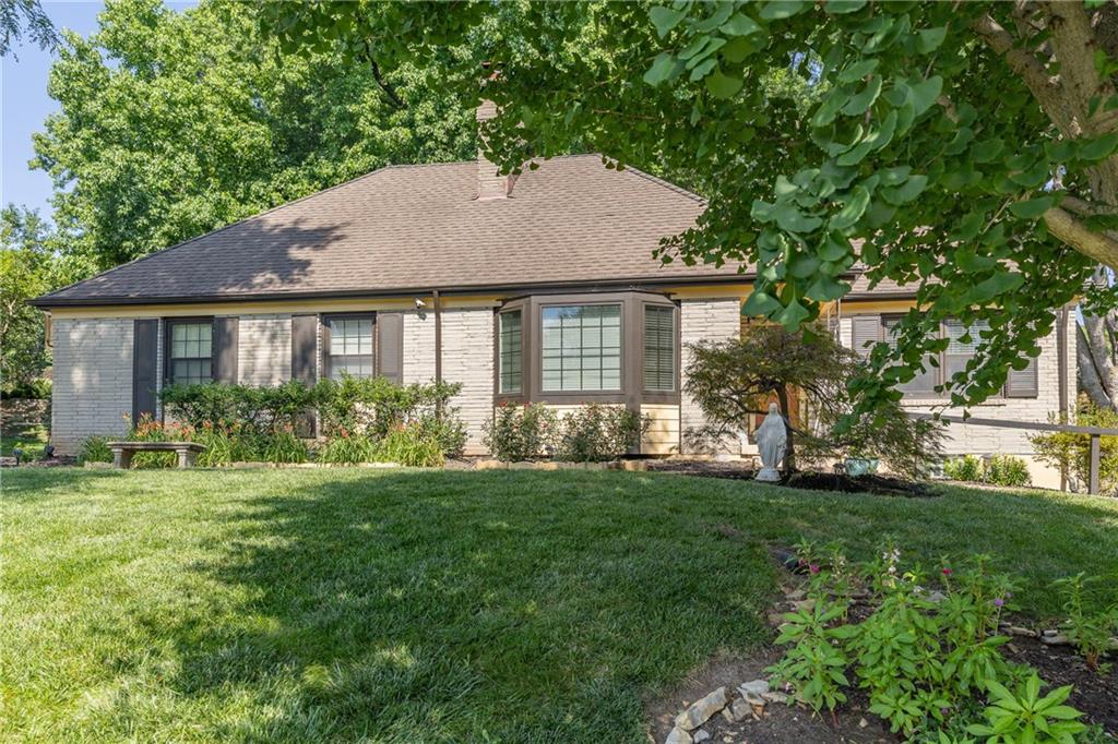 Photo 4 of 4934 Howe Drive