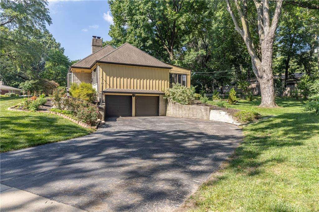 Photo 6 of 4934 Howe Drive
