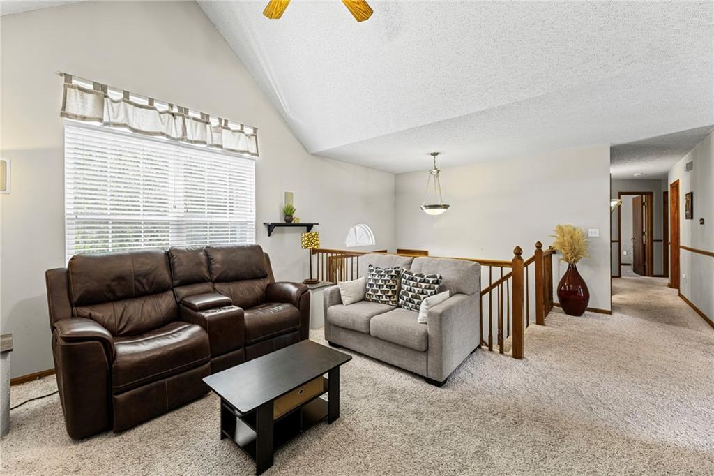 Photo 3 of 1109 NW Creekside Court