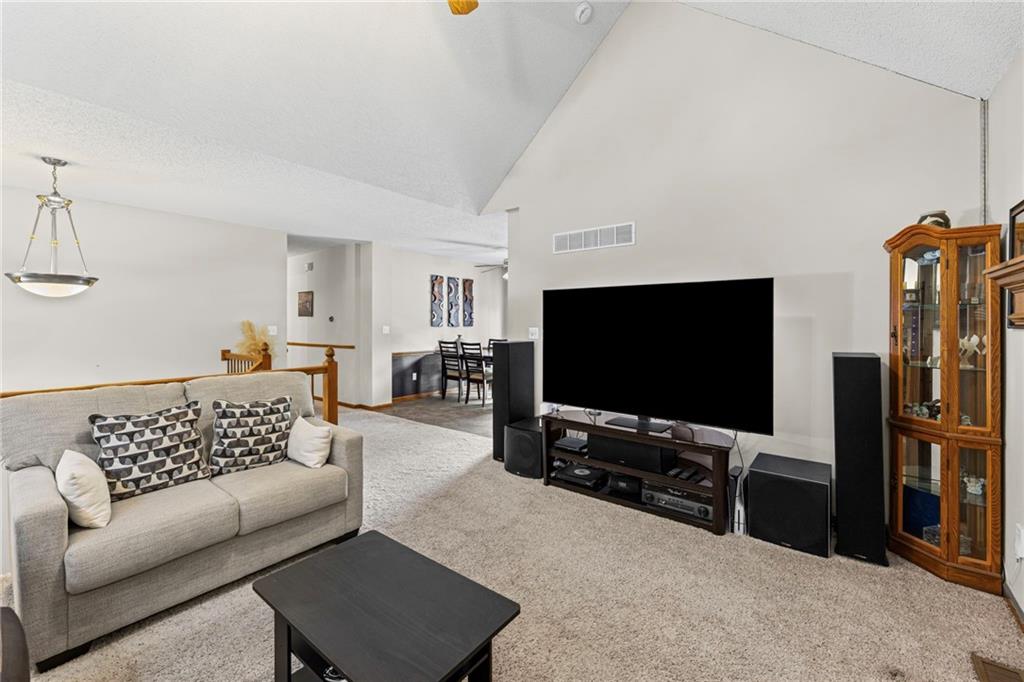 Photo 4 of 1109 NW Creekside Court