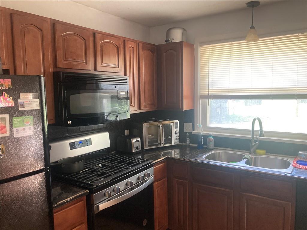 Photo 4 of 11902 Fremont Avenue