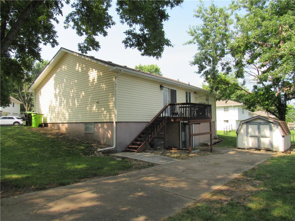 Photo 3 of 2408 Ridgewood Road
