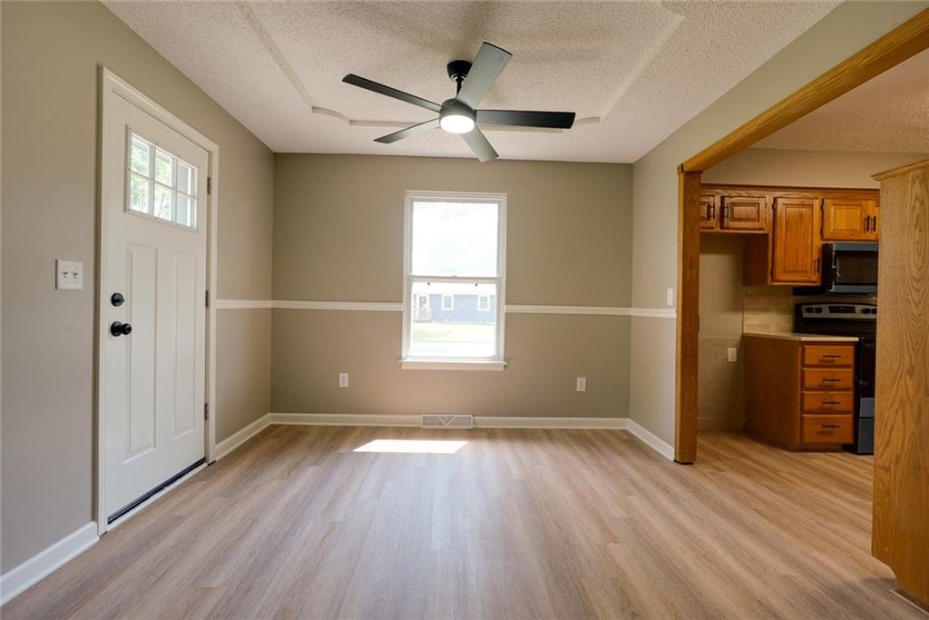 Photo 6 of 501 W McDowell Avenue