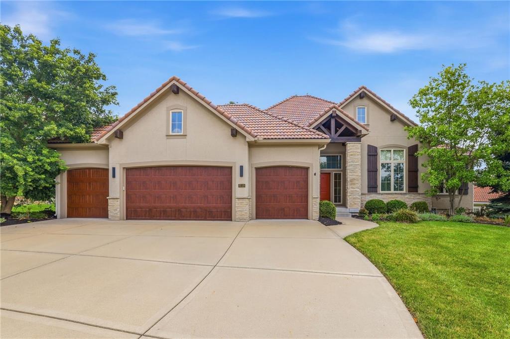 Photo of 6119 Southlake Drive