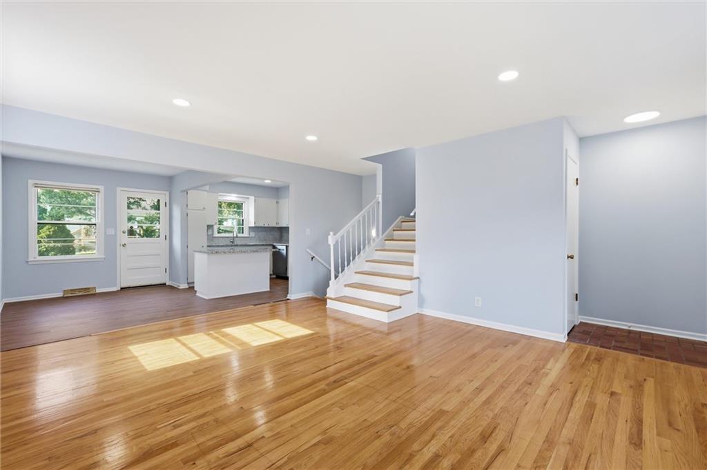 Photo 5 of 10729 Mcgee Street