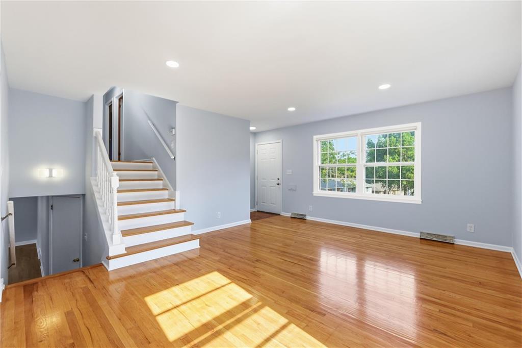Photo 6 of 10729 Mcgee Street