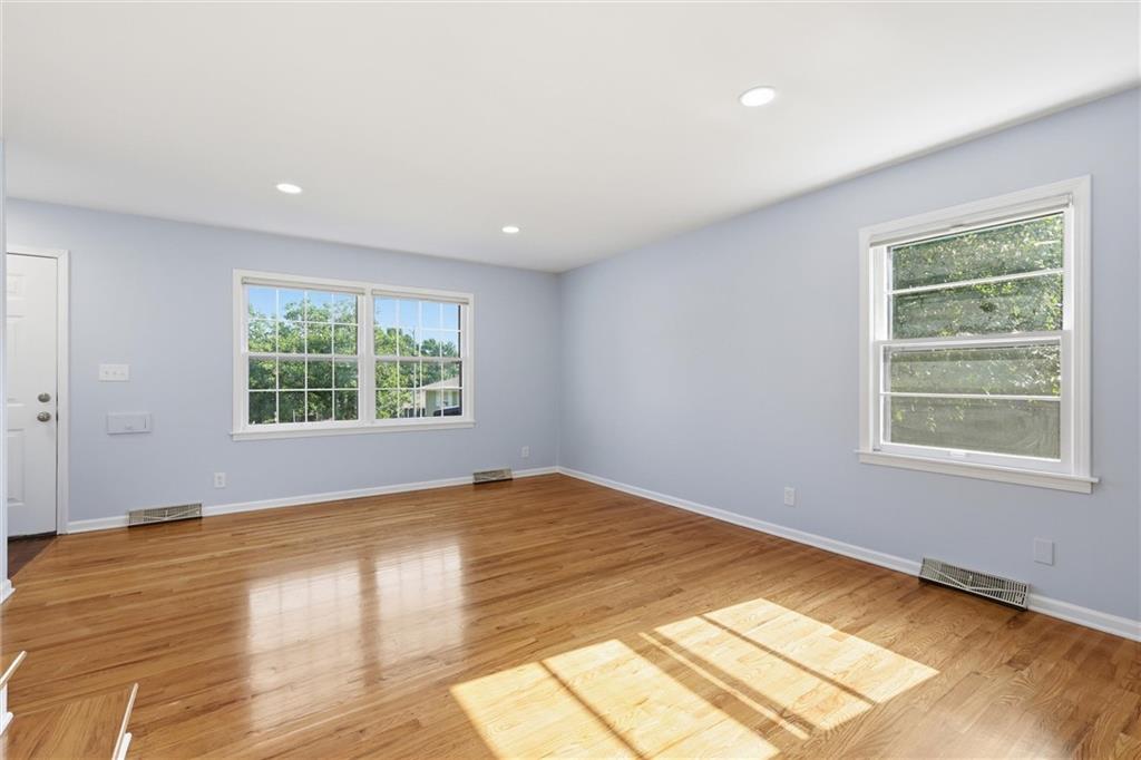 Photo 7 of 10729 Mcgee Street