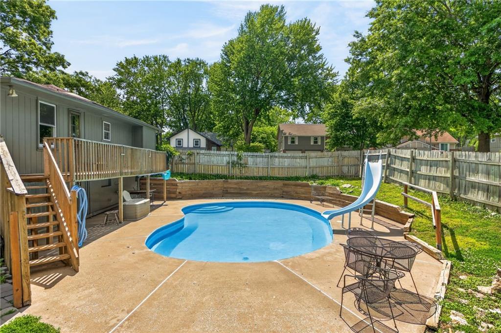 Photo 6 of 1524 Oxford Court