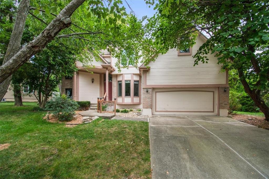 Photo of 2823 S Stoneridge Drive