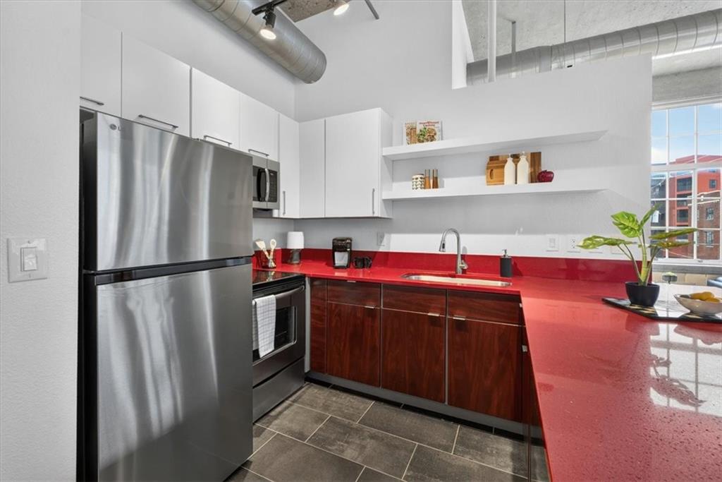 Photo 7 of 2029 WYANDOTTE #204 Street #204