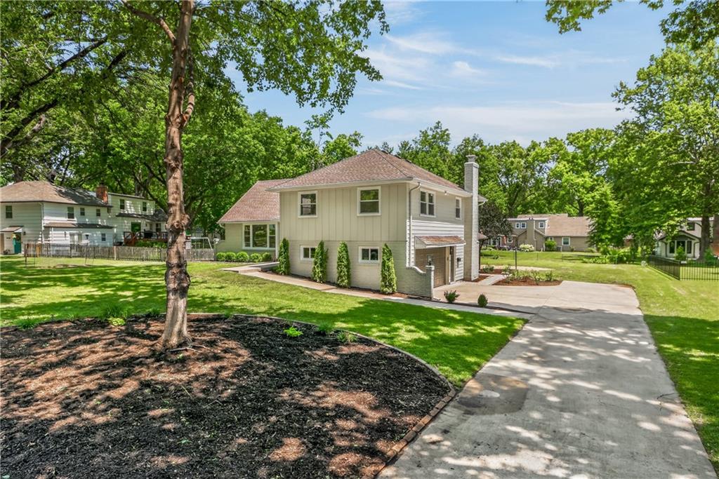 Photo 2 of 10505 Belinder Road