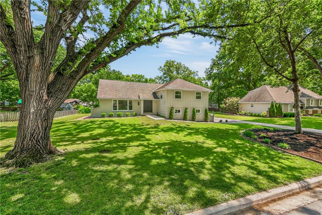 Photo 3 of 10505 Belinder Road