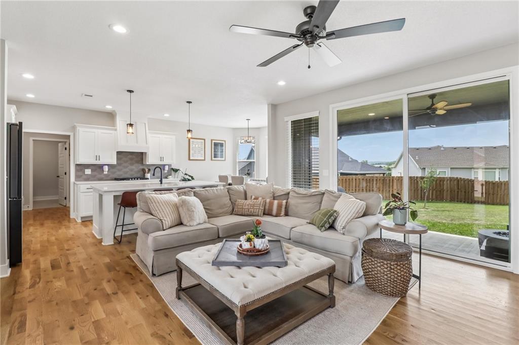 Photo 3 of 2705 Meadowbrook Court