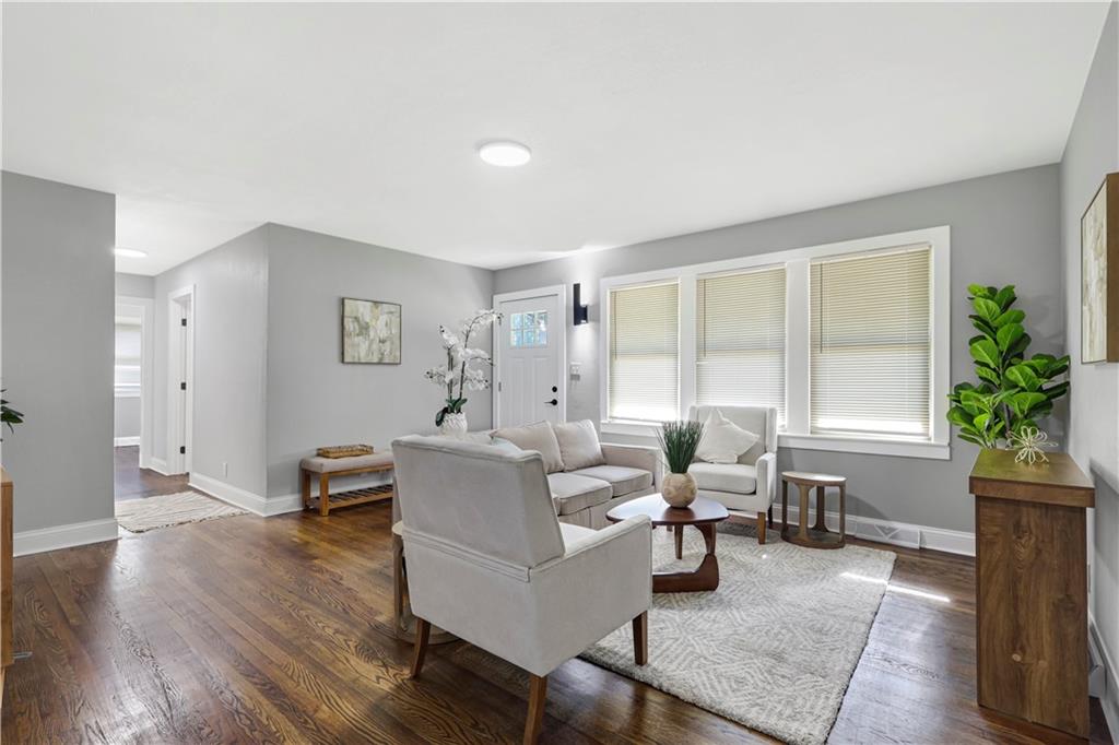 Photo 6 of 6409 N Woodland Avenue