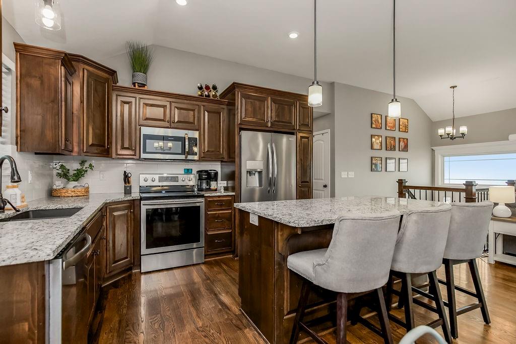 Photo 6 of 915 W 7th Avenue