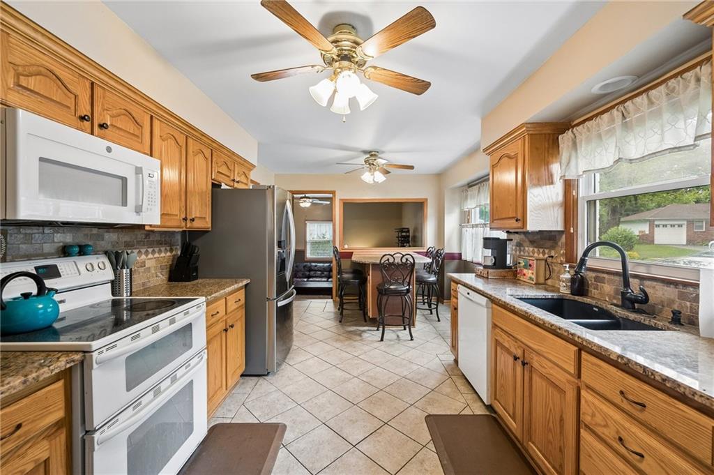 Photo 4 of 8605 W 80th Terrace